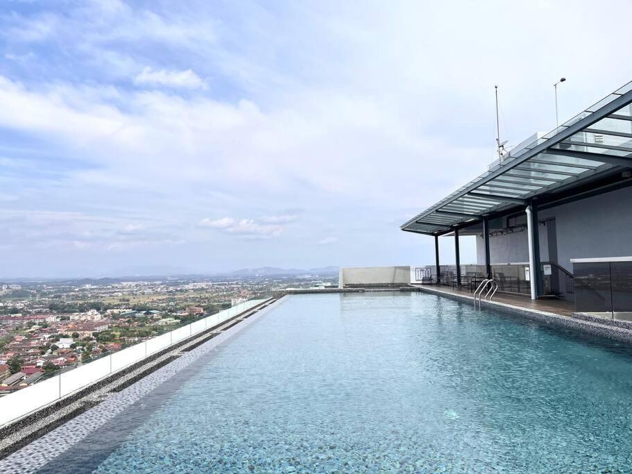 Ins Suite @ The Quartz Residence-Infinity Pool Malacca Extérieur photo
