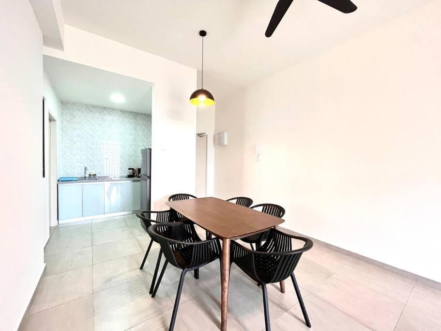 Ins Suite @ The Quartz Residence-Infinity Pool Malacca Extérieur photo